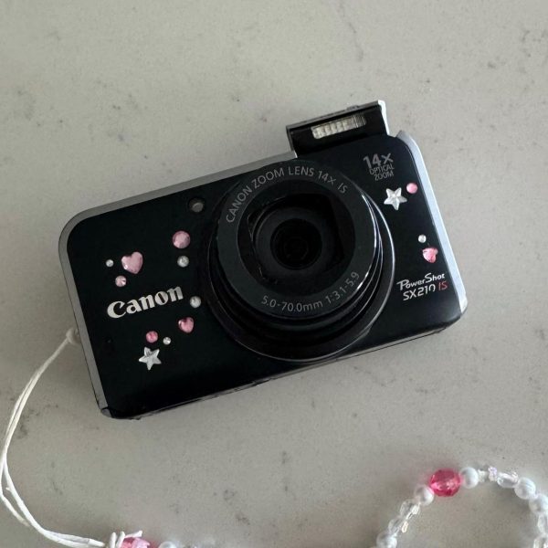 Canon Black and Silver Cameras-and-accessories